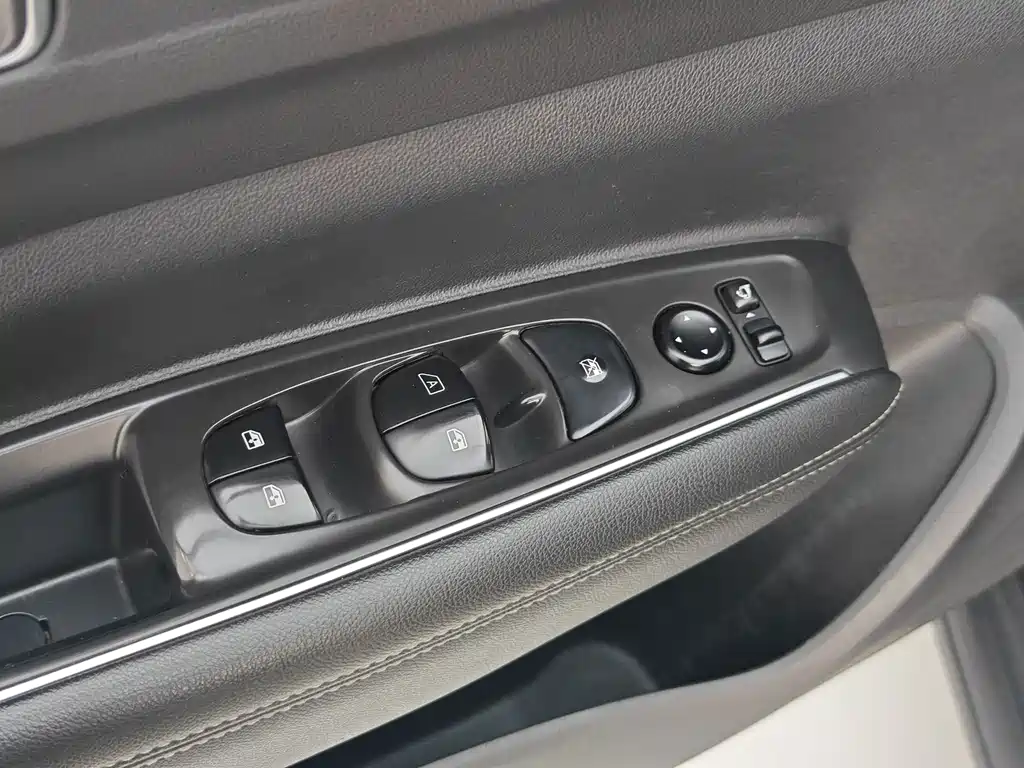 Renault Koleos 2017 — фото 28