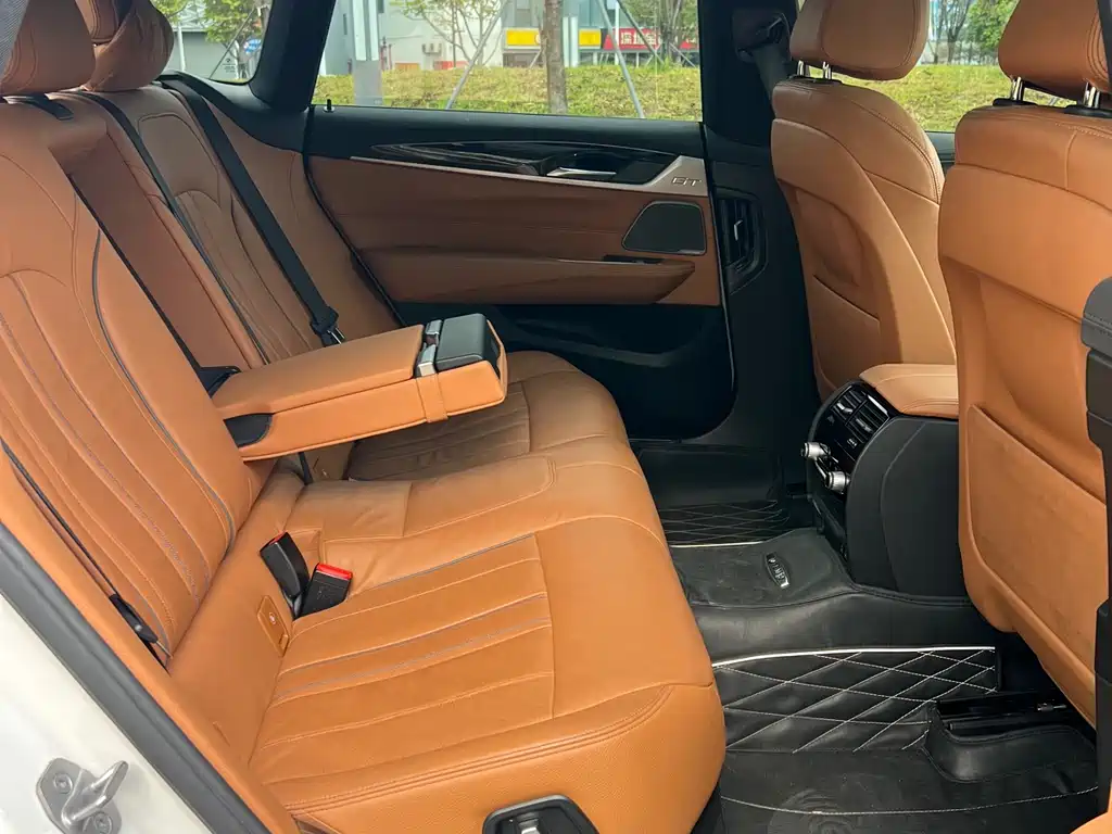 BMW 6 Series GT 2020 — фото 10