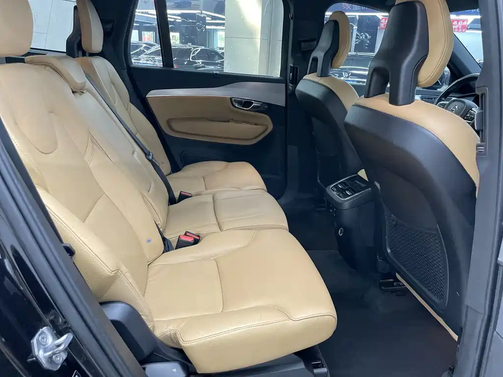 Volvo XC90 2017 — фото 14