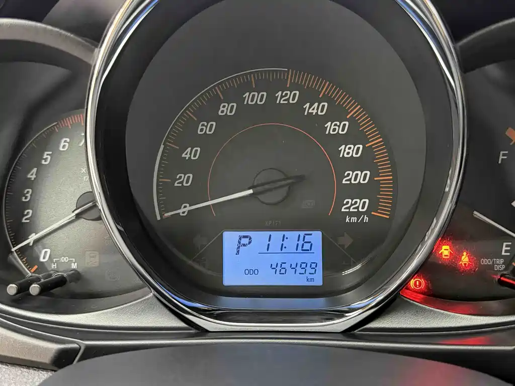 Toyota Yaris L 2020 — фото 12