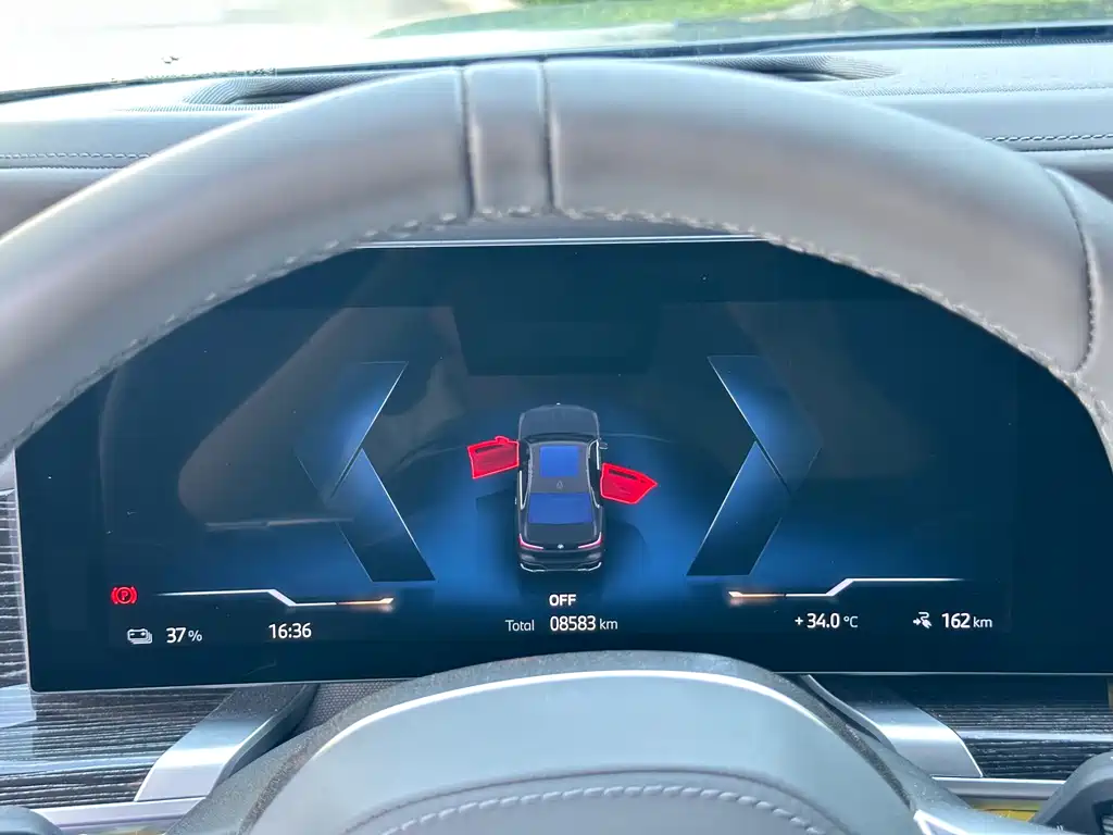 BMW i7 2025 — фото 14