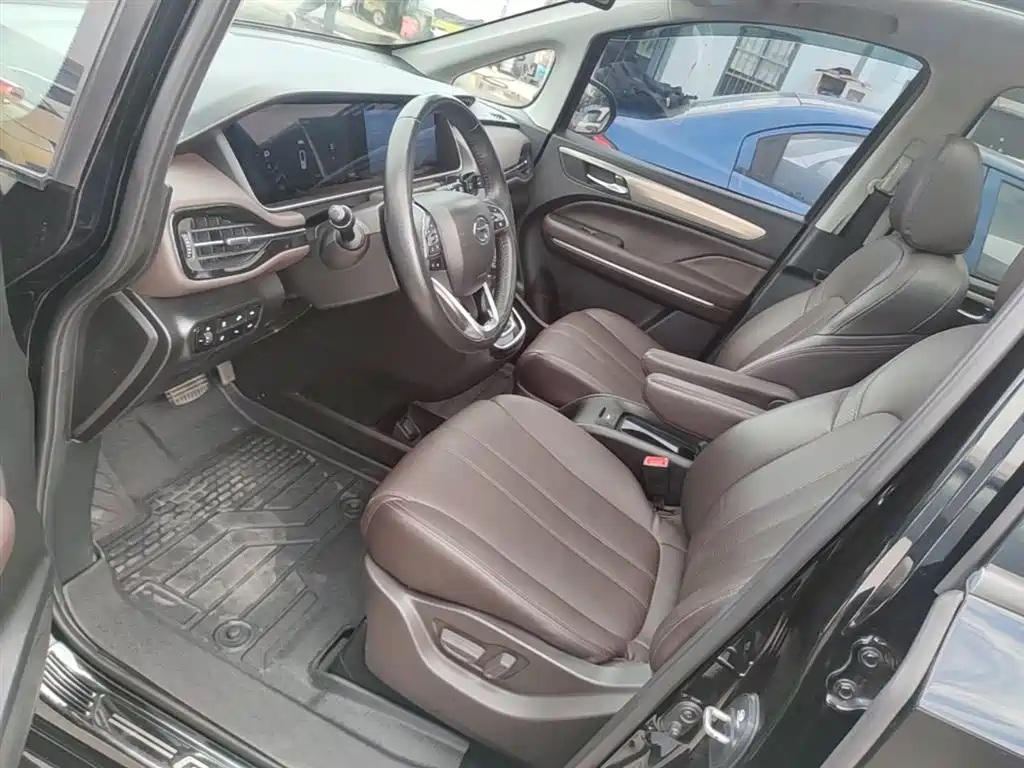 GAC Motor Trumpchi M6 2019 — фото 15