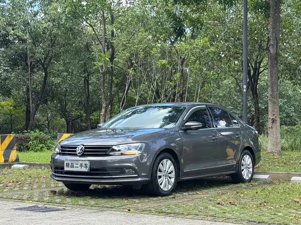 Volkswagen Sagitar 2016
