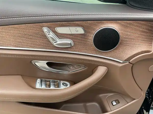 Mercedes-Benz E-Class 2022