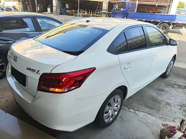 Toyota Yaris L 2019