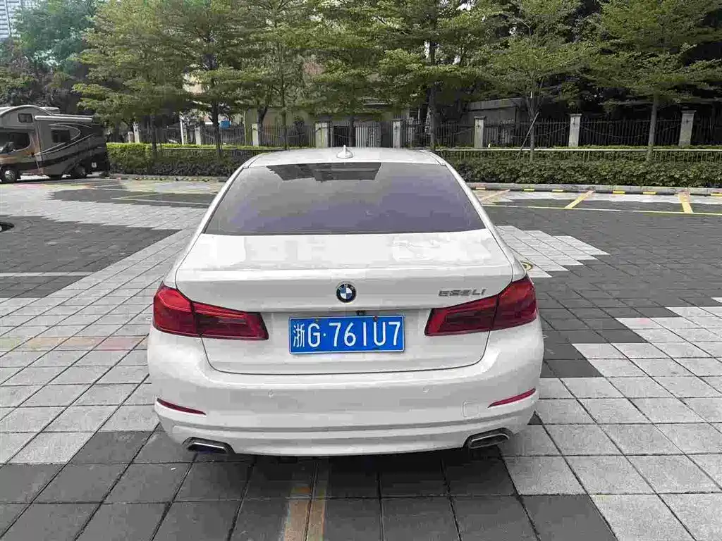 BMW 5 Series 2018 — фото 3