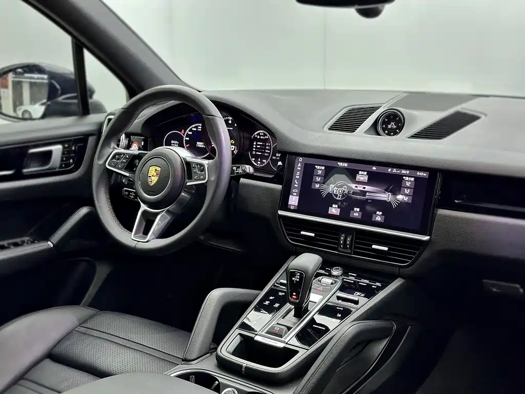 Porsche Cayenne 2020 — фото 14