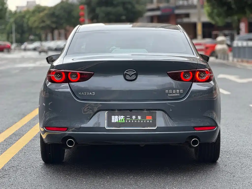 Mazda 3 Axela 2022 — фото 16