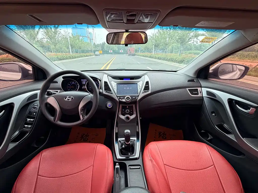 Hyundai Elantra 2015