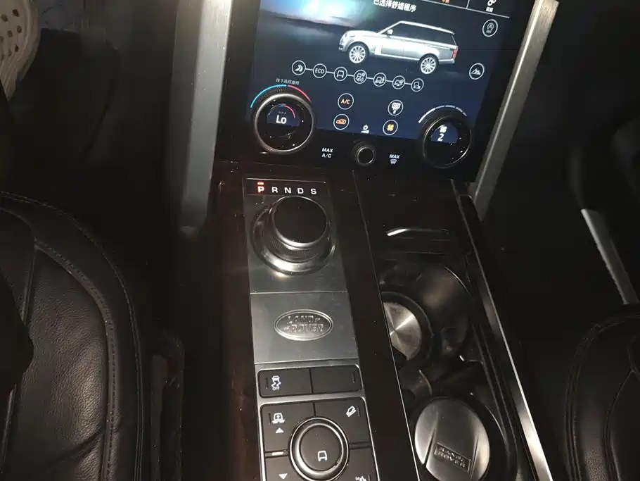 Land Rover Range Rover 2020 — фото 16
