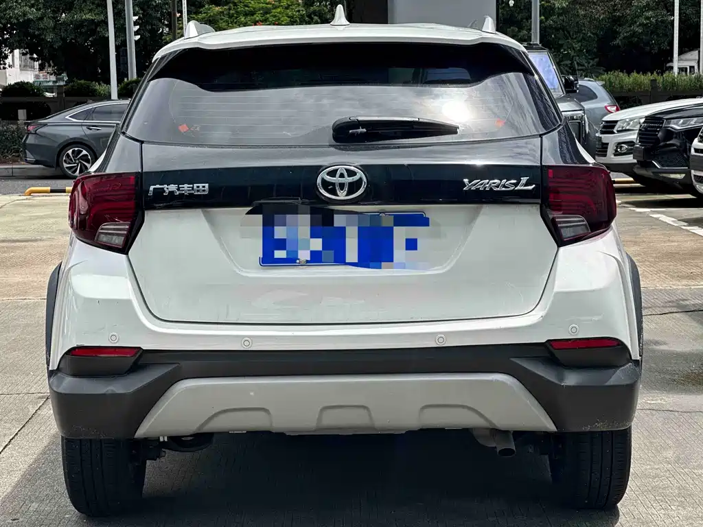 Toyota Yaris L 2022