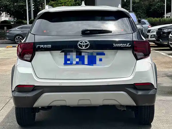 Toyota Yaris L 2022