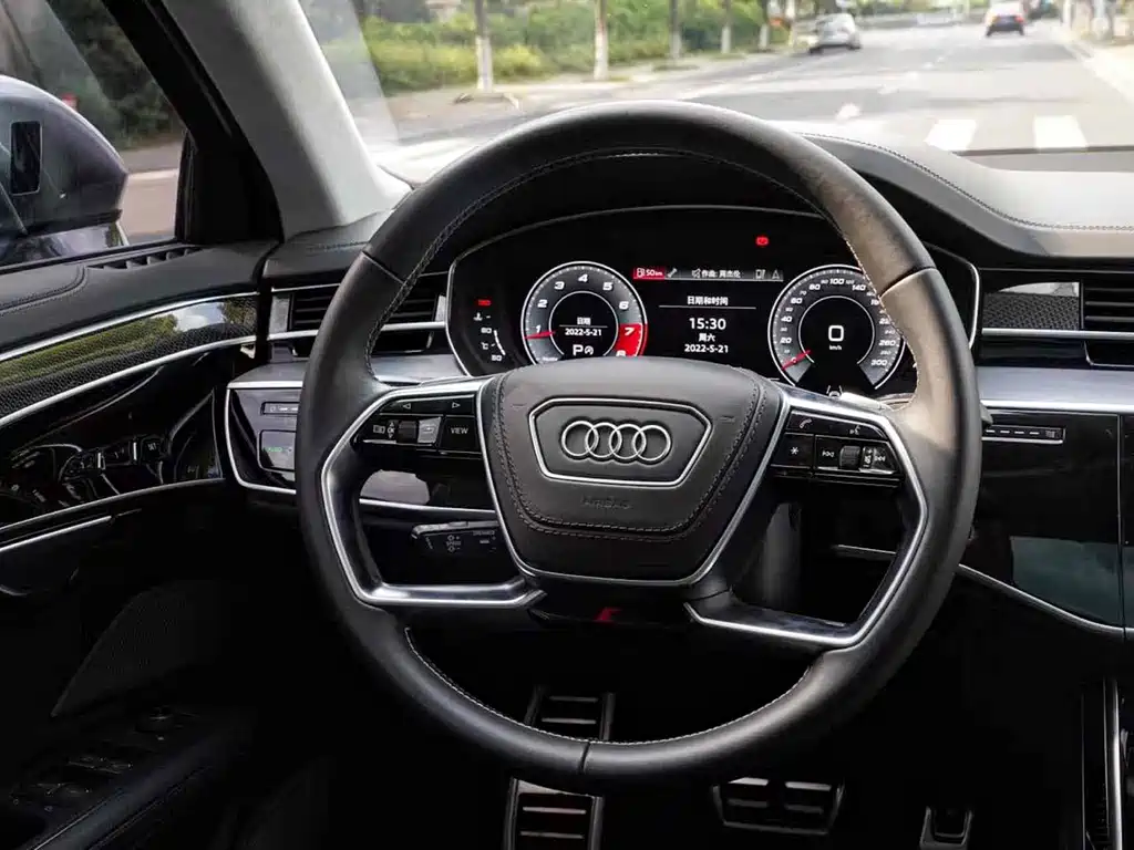 Audi S8 2021 — фото 13