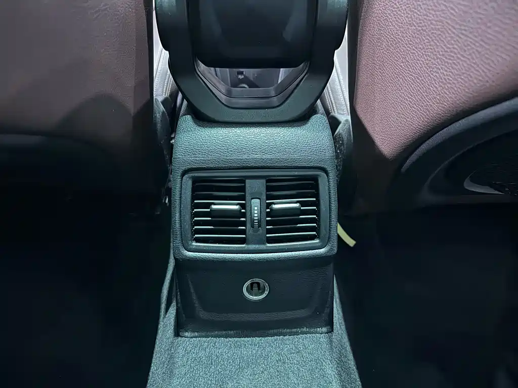 BMW X1 2017 — фото 13