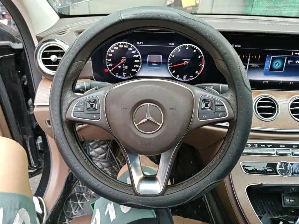 Mercedes-Benz E-Class 2018 — фото 11