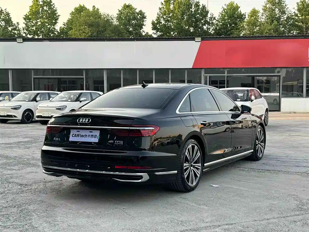 Audi A8 2025