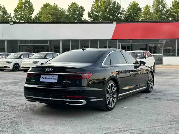 Audi A8 2025