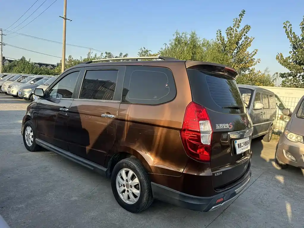 Wuling Hongguang 2015 — фото 6