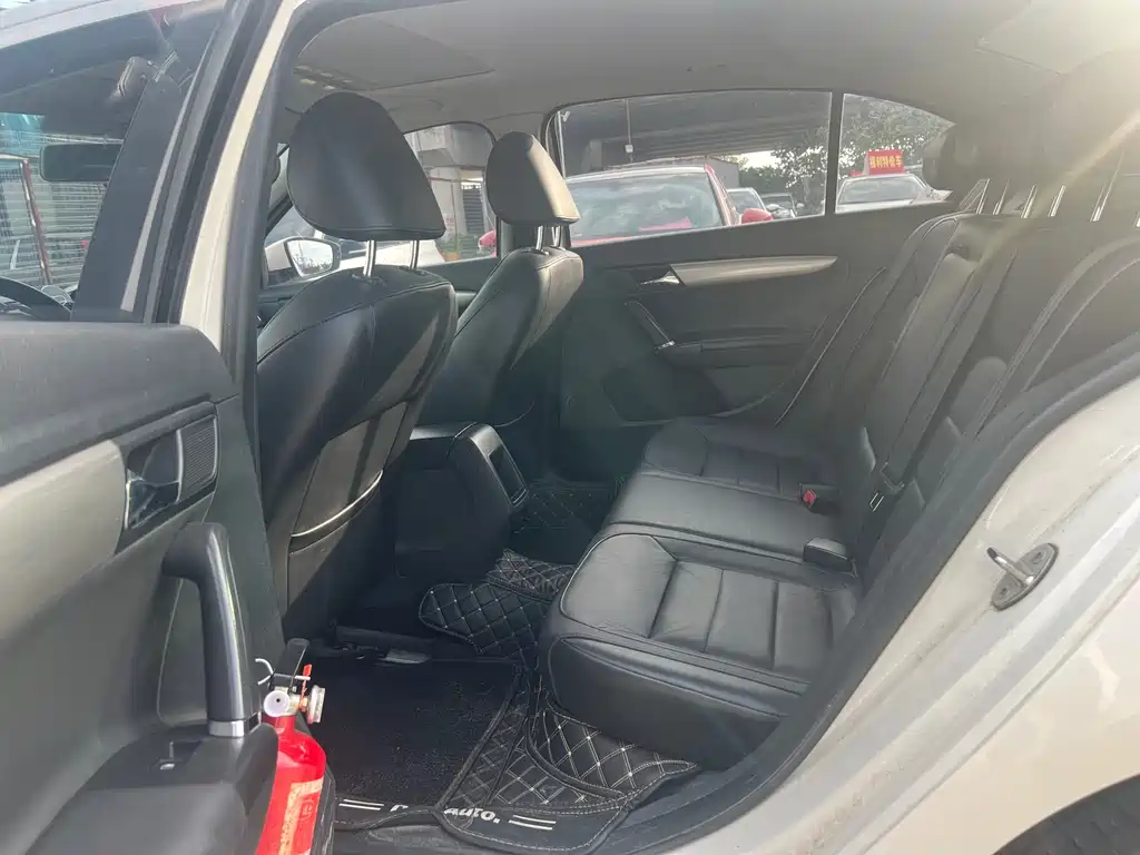 Volkswagen Lavida 2015