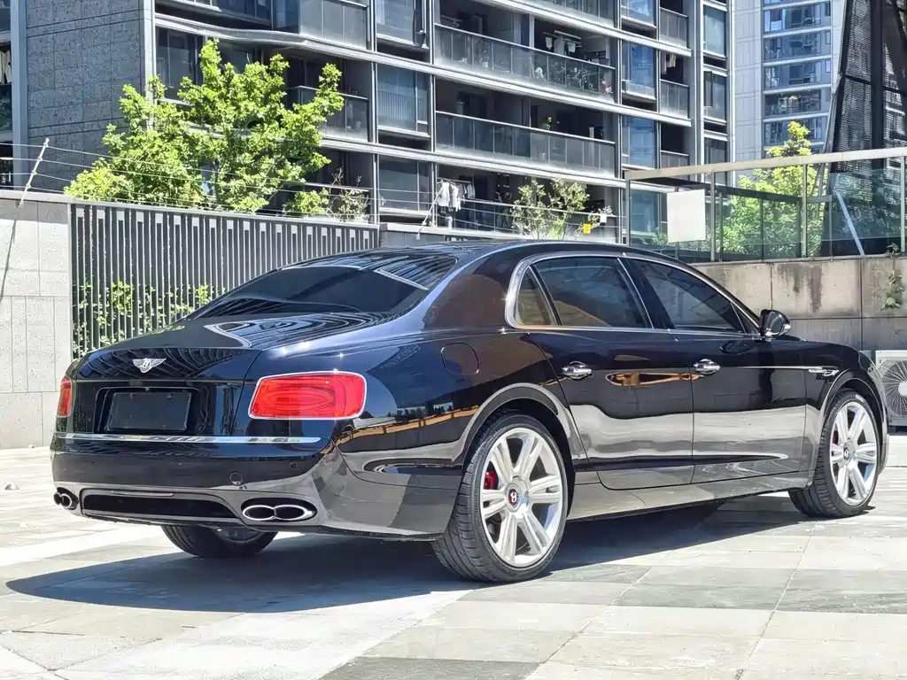 Bentley Flying Spur 2017 — фото 6