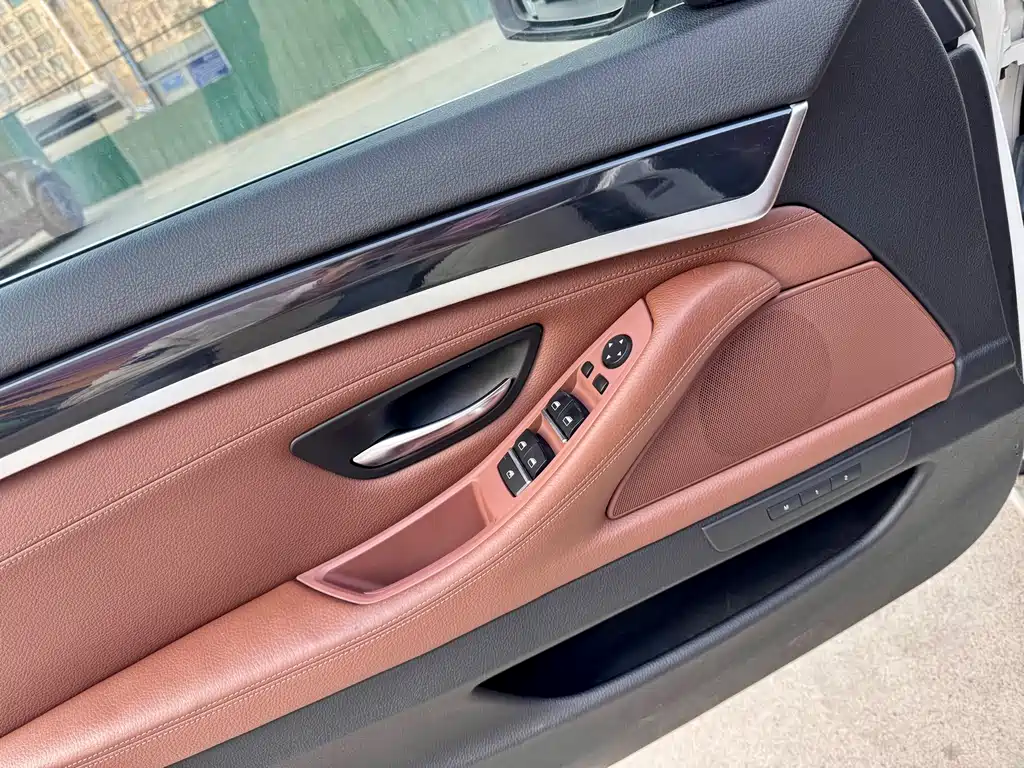 BMW 5 Series 2014 — фото 10