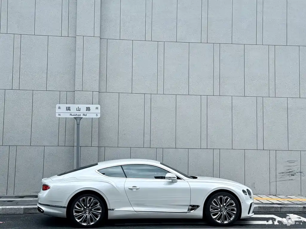 Bentley Continental 2020 — фото 7