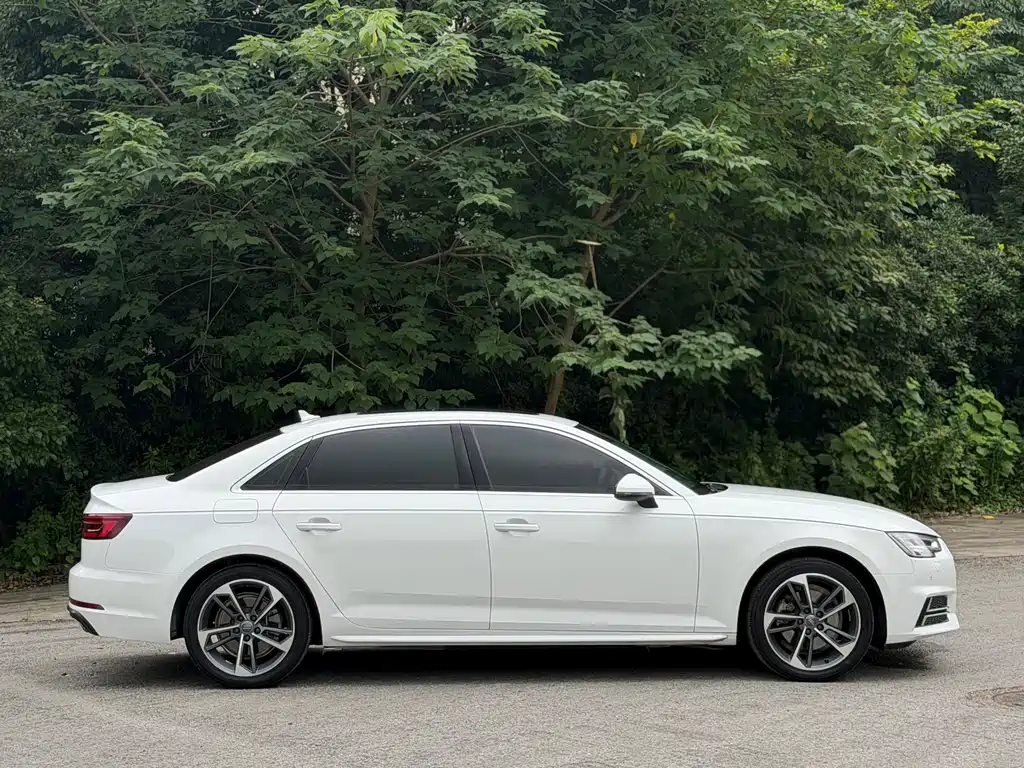 Audi A4L 2020