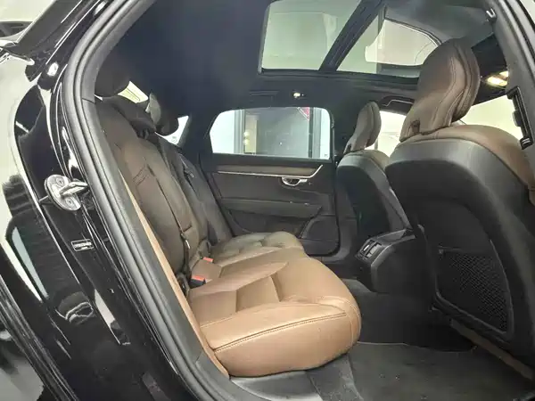 Volvo S90 2024