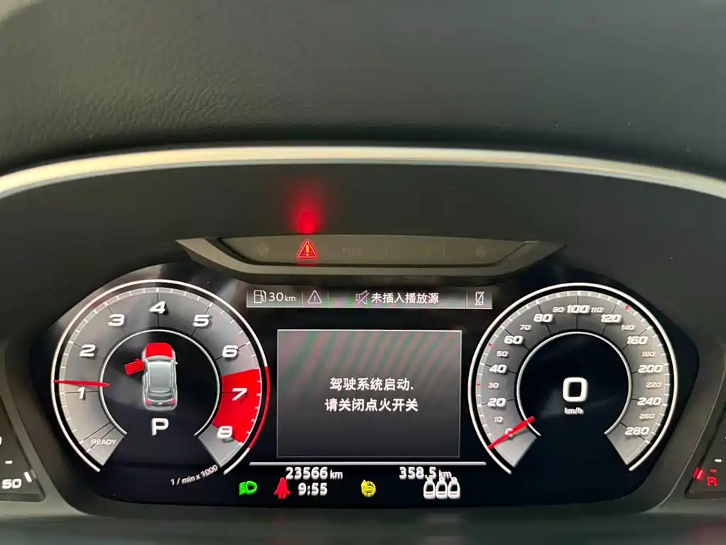 Audi Q3 2023 — фото 10