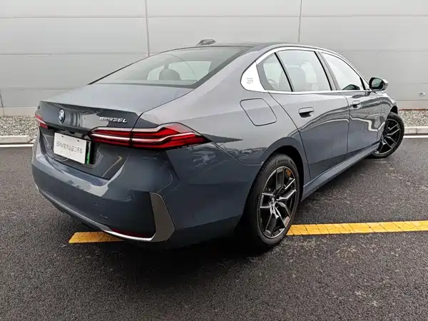 BMW i5 2024