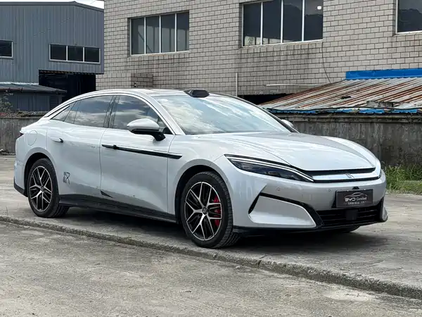 BYD Han L 2025