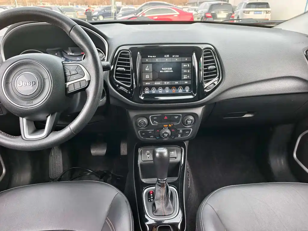 Jeep Compass 2020 — фото 10