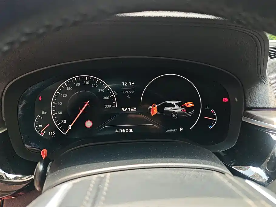 BMW 5 Series 2019 — фото 14
