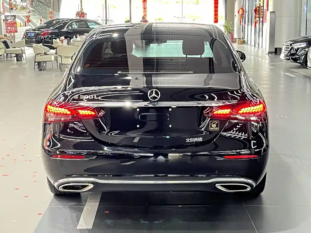 Mercedes-Benz E-Class 2023 — фото 9