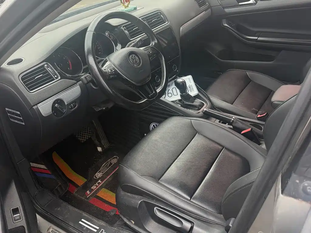 Volkswagen Sagitar 2017