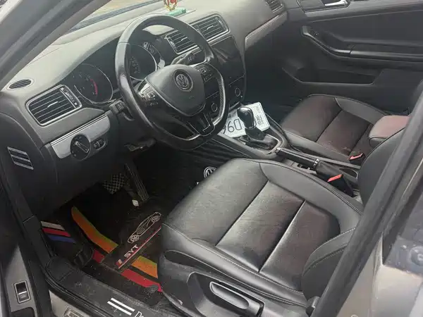 Volkswagen Sagitar 2017