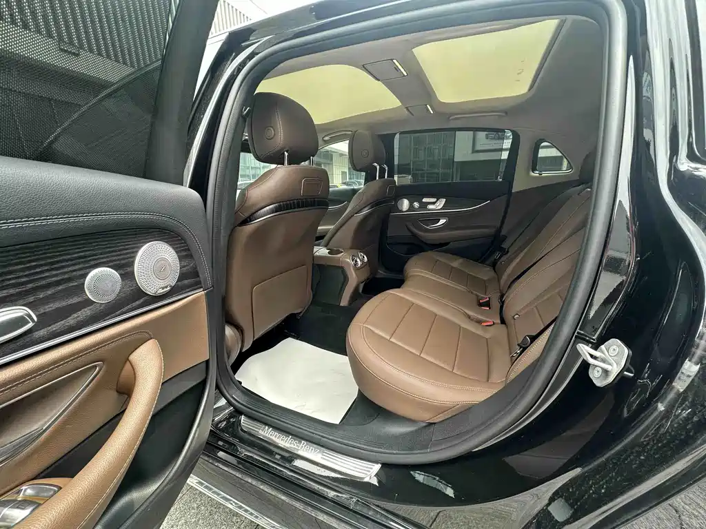 Mercedes-Benz E-Class 2020 — фото 10