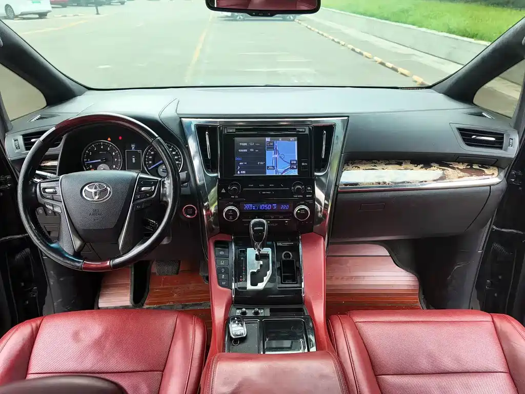 Toyota Alphard 2018 — фото 10