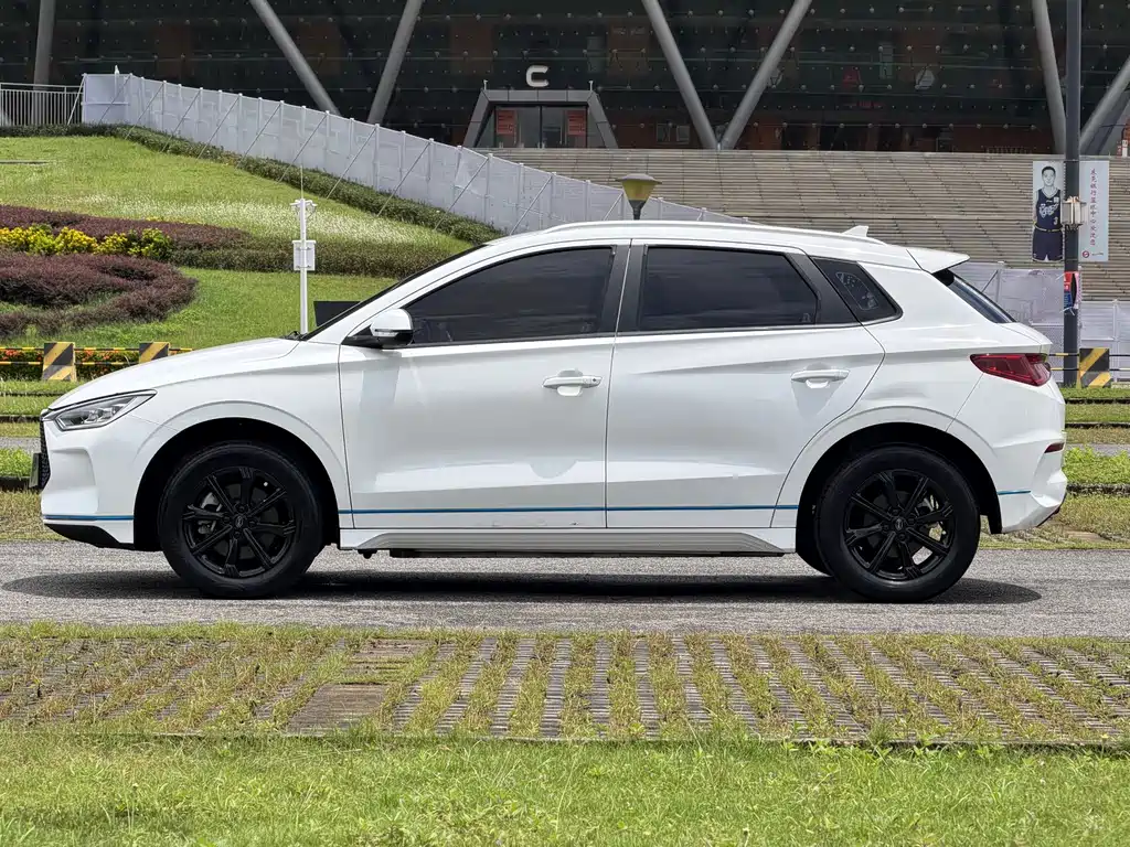 BYD e2 2021