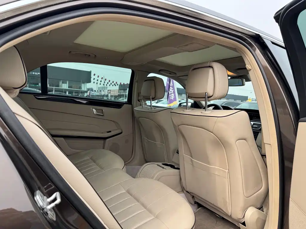 Mercedes-Benz E-Class 2015 — фото 25