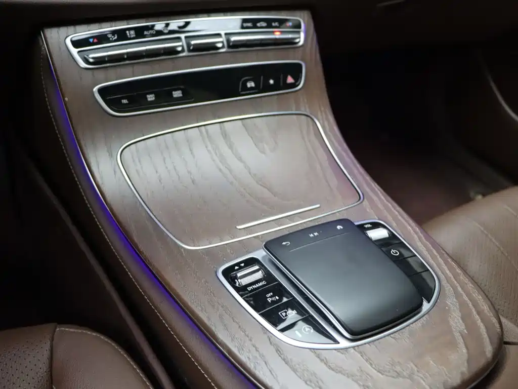 Mercedes-Benz E-Class 2021 — фото 11