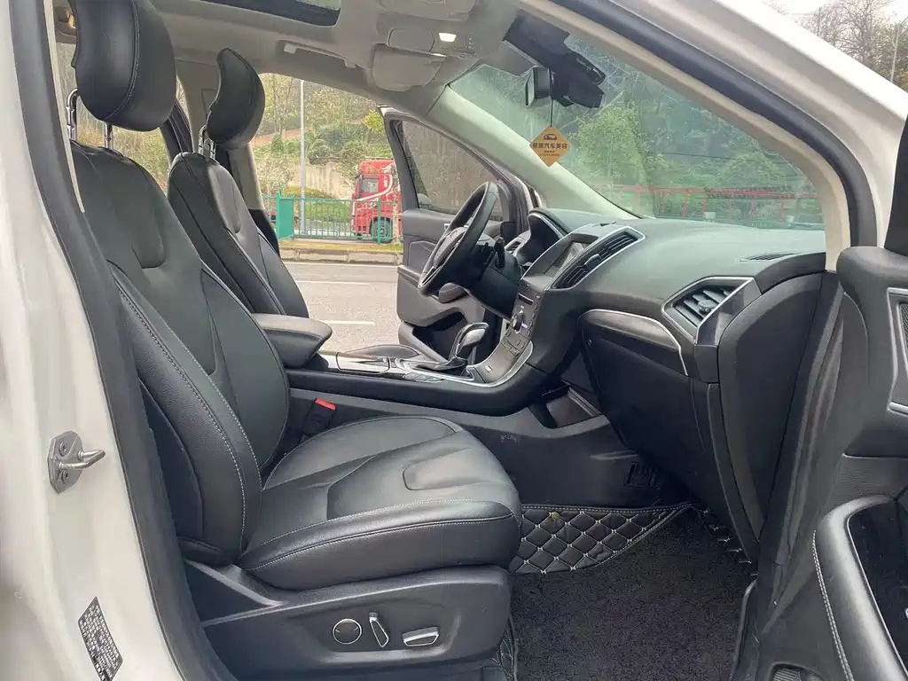 Ford Edge 2019 — фото 10