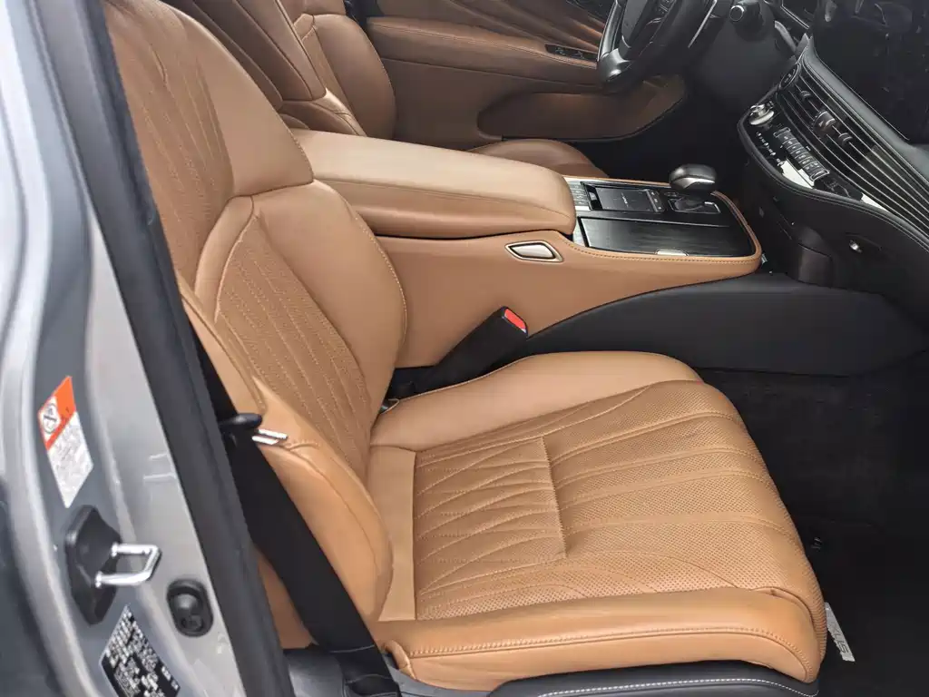 Lexus LS 2021 — фото 17
