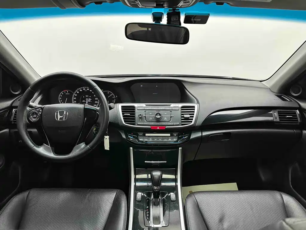 Honda Accord 2017 — фото 13