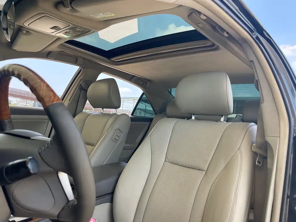 Toyota Camry 2010 — фото 15