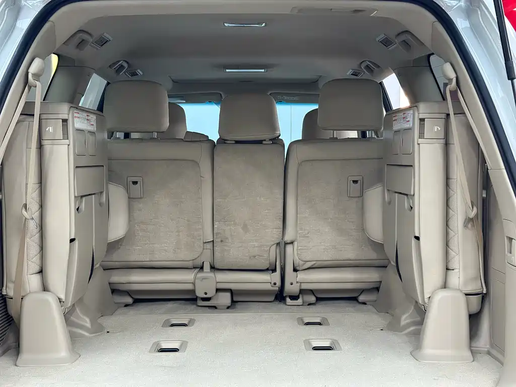 Toyota Land Cruiser 2020 — фото 24