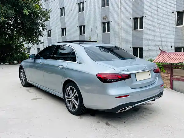 Mercedes-Benz E-Class 2022