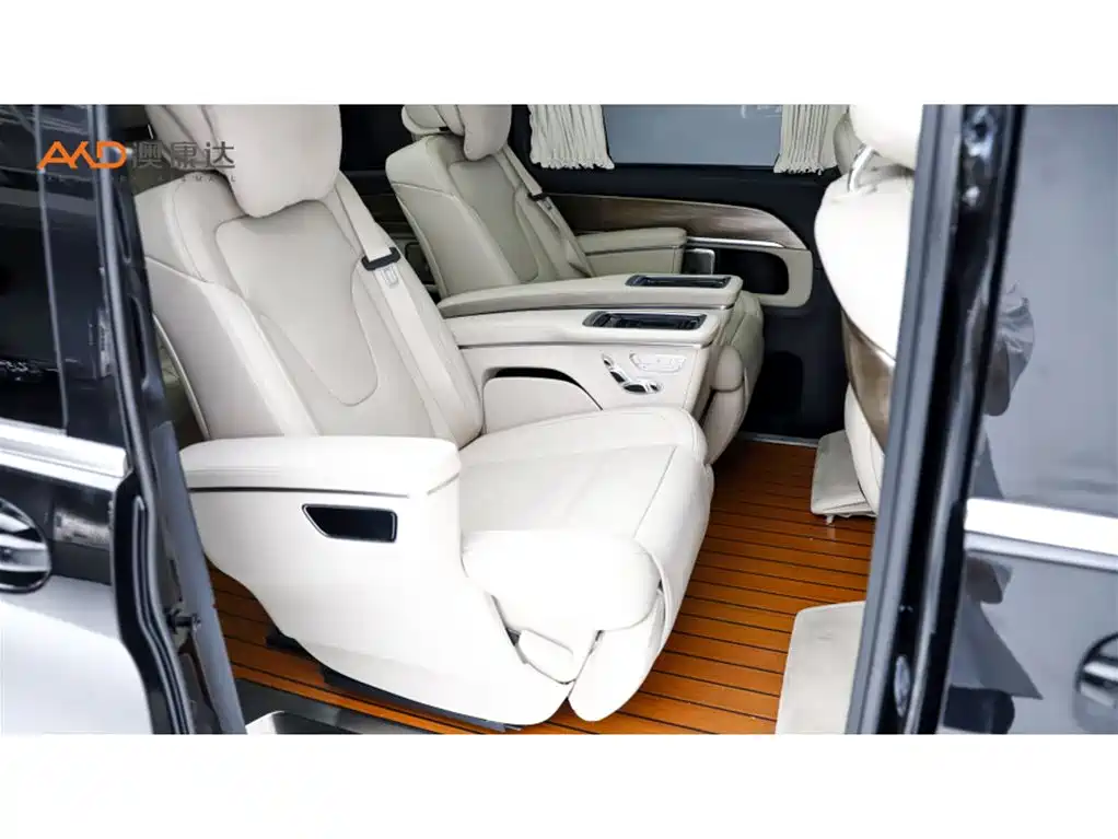 Mercedes-Benz V-Class 2023 — фото 8