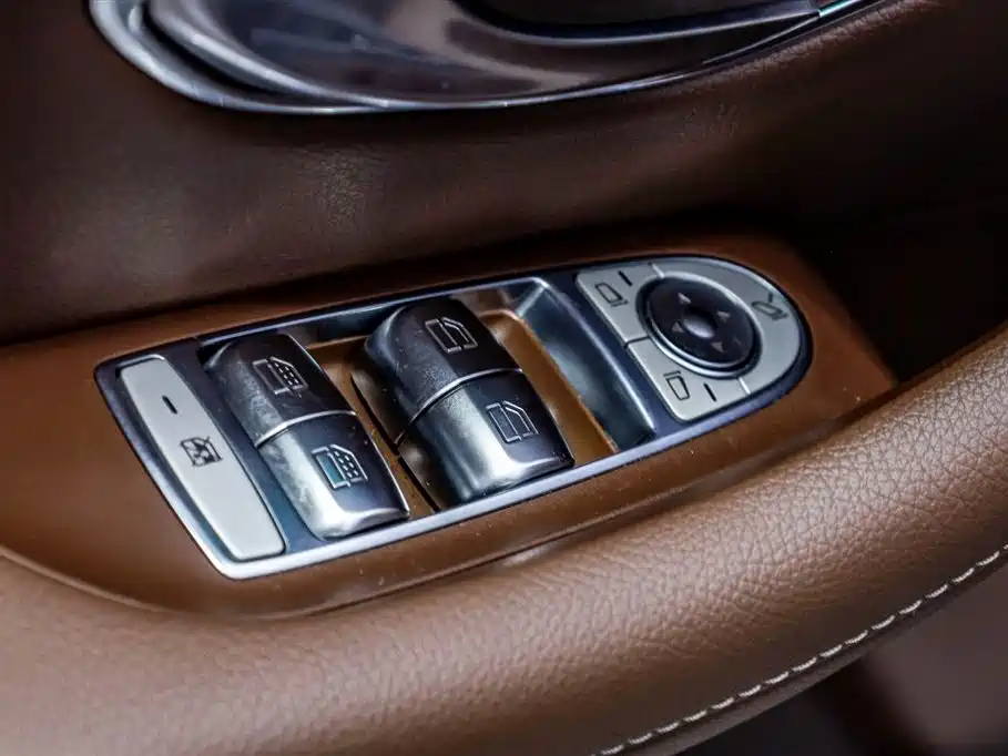 Mercedes-Benz E-Class 2021 — фото 13