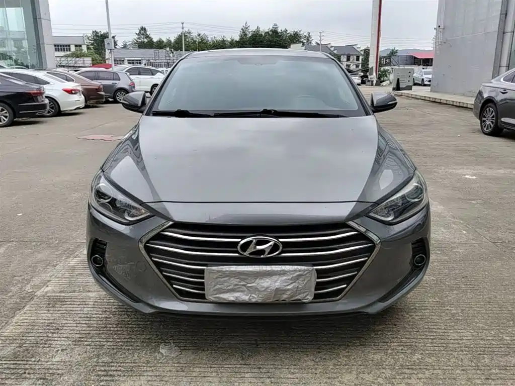 Hyundai Elantra 2018 — фото 3